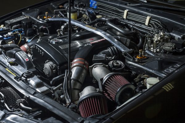 R32 GTR engine bay-2